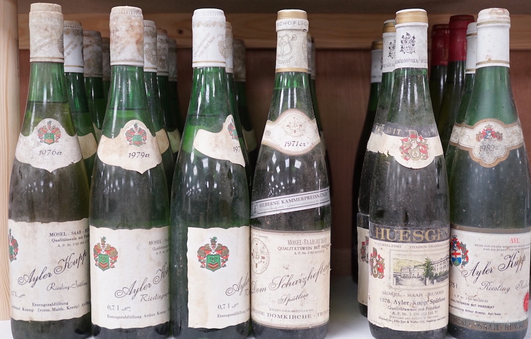 14 bottles of Ayler Kupp Riesling-Auslese 1979, 8 various other bottles of Riesling and two bottles of Tokay d’Alsace 1989 (24)